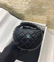 Chanel Elegant Style Logo Handbags Black Size 16x16x5.5cm - 3