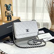 Chanel A80982 in White Size 12x19.5x4cm - 1