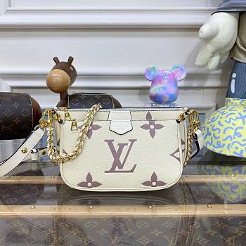 Louis Vuitton Multi Pochette Accessoires Cream