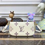 Louis Vuitton Multi Pochette Accessoires Cream - 5