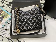 Chanel Small Hobo Bag Black Size 21.5x22.5x7cm - 4