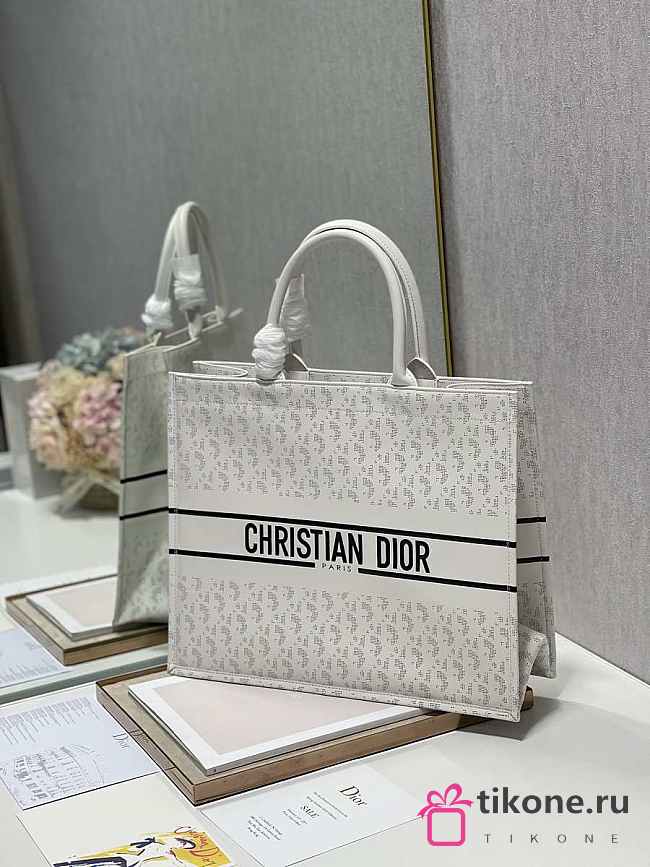 Dior Christian Lady Book Tote Large White Size 41.5cm - 1