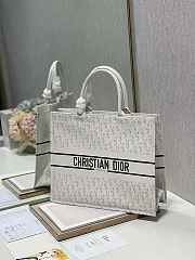 Dior Christian Lady Book Tote Large White Size 41.5cm - 1