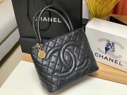 Chanel Medallion Caviar Tote Black Size 30x14X24cm - 2