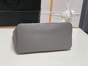 Chanel Medallion Caviar Tote Grey Size 30x14X24cm  - 3