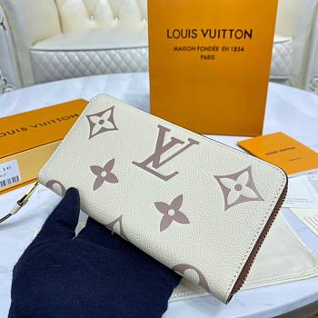 Louis Vuitton Zippy Wallet - 19.5x10.5x2.5cm