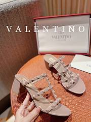 Valentino Garavani Rockstud Sandals Beige - 2