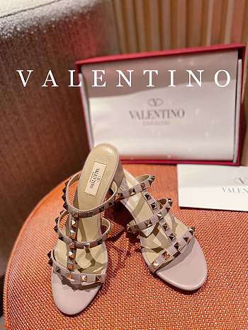 Valentino Garavani Rockstud Sandals Pink