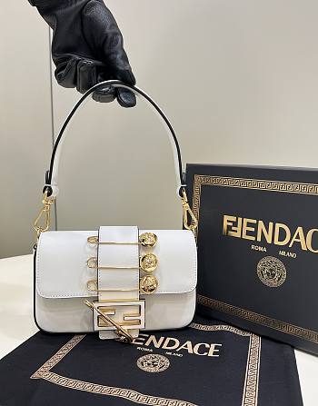 Fendi Fendace Brooch Mini Baguette White - 20x13x5cm