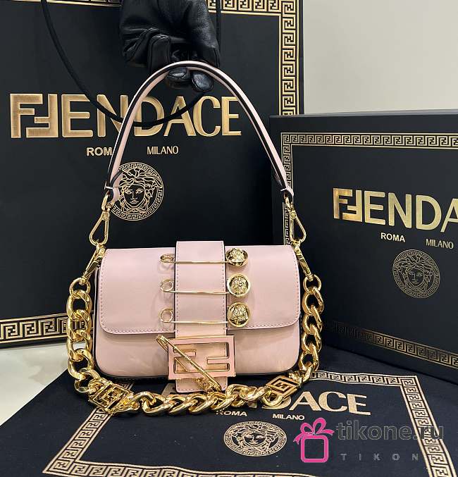 Fendi Fendace Brooch Mini Baguette Pink - 20x13x5cm - 1