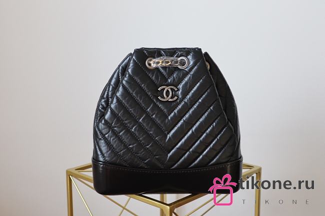 Chanel Backpack Chevron Small - 23x22.5x10.5cm - 1