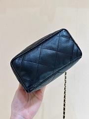 CHANEL Small Bucket Bag Lambskin Black - 16x17x7cm - 3