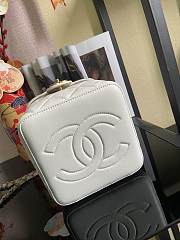 Chanel Smal Vanity Case White - 16.5x16.5x15cm - 5