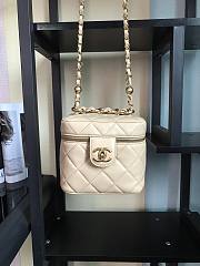Chanel Smal Vanity Case Beige - 16.5x16.5x15cm - 1