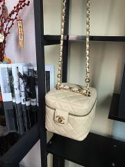 Chanel Smal Vanity Case Beige - 16.5x16.5x15cm - 3
