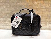  Chanel Filigree Vanity Case Quilted - 21x16x8.5cm - 1