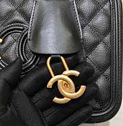  Chanel Filigree Vanity Case Quilted - 21x16x8.5cm - 2