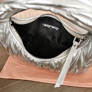 Miu Wander matelassé nappa leather mini hobo bag silver - 2