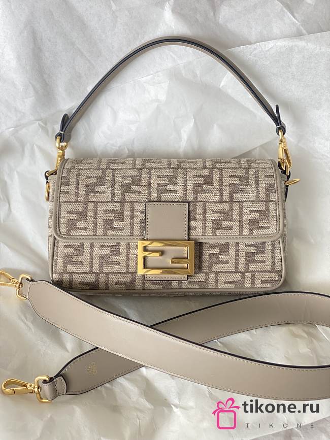 Fendi Baguette White - 27x6x15cm - 1