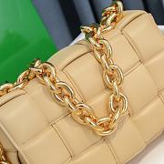 Bottega Veneta Chain Cassette Bag In Light Color - 26x18x8cm - 5