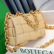 Bottega Veneta Chain Cassette Bag In Light Color - 26x18x8cm - 2