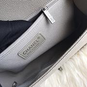 Chanel 28 Le Boy Large Size In Grey - 4