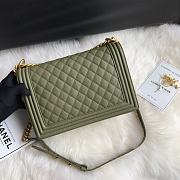 Chanel 28 Le Boy Large Size In Green Matte - 3