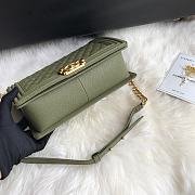 Chanel 28 Le Boy Large Size In Green Matte - 2