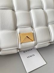 Bottega Veneta Chain Cassette Padded White- 26x18x6cm - 3