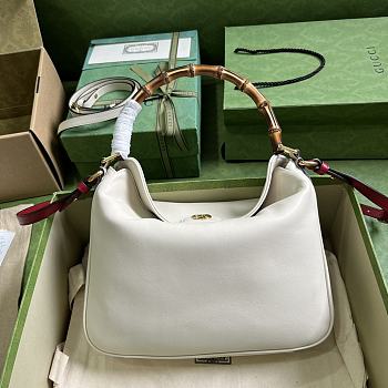 Gucci Diana White Small Shoulder Bag - 30x23x6.5cm