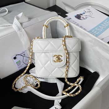 Chanel Small Vanity Case White Lambskin - 15×12.5×8cm