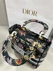 Christian Dior Lady Flower Patterns Street - 24x20x11cm - 2