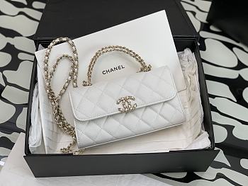 Chanel White Chain Bag With Hollow Handle - 18x10x4.5cm