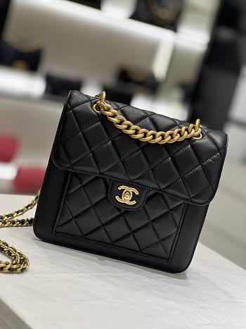 Chanel 23s Black Small Messenger Bag - 19x14x5cm 