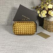 BV Knot Clutch In Gold - 16.5x10.5x6cm - 1