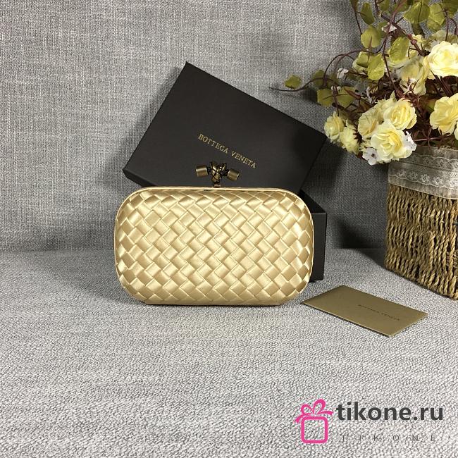 BV Knot Clutch In Light Gold - 16.5x10.5x6cm - 1