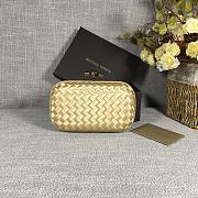 BV Knot Clutch In Light Gold - 16.5x10.5x6cm - 1