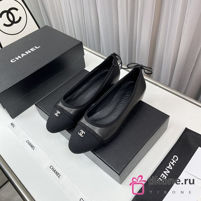 Chanel Ballet Flats In Black Leather - 1