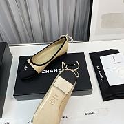 Chanel Ballet Flats In Beige And White Leather - 3