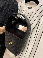 Chanel 1991 Handbag A665425  - 3