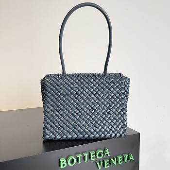 Bottega Veneta Patti intrecciato leather shoulder bag V826776 - 24x20x12cm