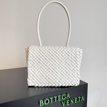 Bottega Veneta Patti intrecciato leather shoulder bag V826772 - 24x20x12cm