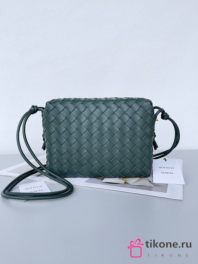 Nappa Intrecciato Medium Loop Camera Bag Raintree Dark Green - 25x15x8cm - 1