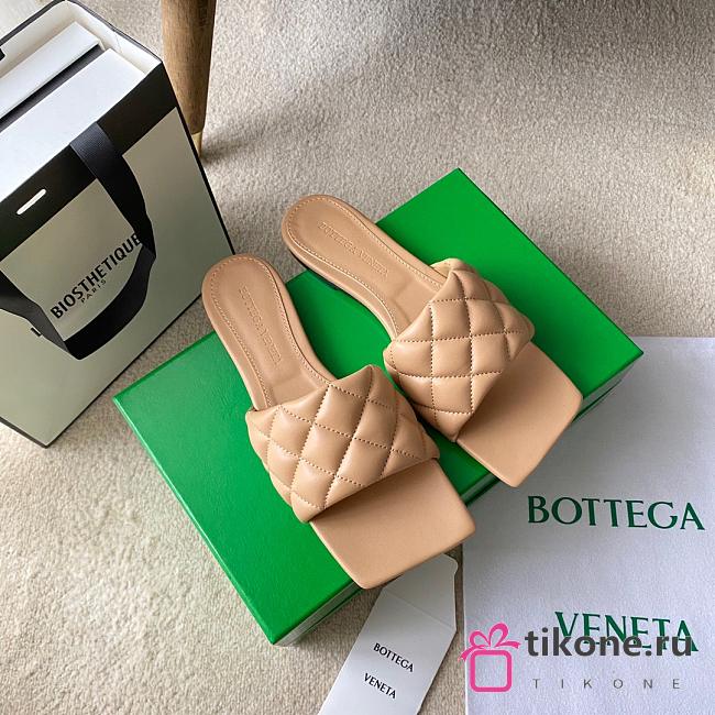 Bottega Veneta Beige Padded Flat Sandals A189945 - 1