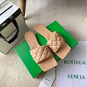 Bottega Veneta Beige Padded Flat Sandals A189945 - 1