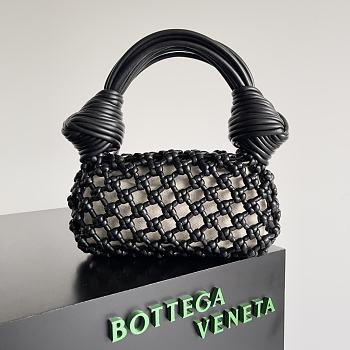Bottega Veneta Reticule In Black - 24x15x5cm