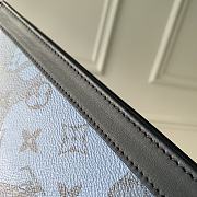 Louis Vuitton Monogram Pochette Voyage A683872 - 27x21x6cm - 2