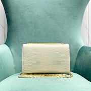 YSL Kate Medium Crocodile Embossed In White A462680 - 24x5x14.5cm - 2