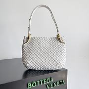 ottega Veneta Small Clicker In White Shoulder Bag - 28x10x24cm - 1