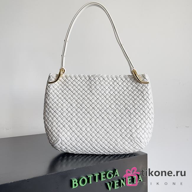 Bottega Veneta Clicker In White Shoulder Bag - 36x12x30cm - 1